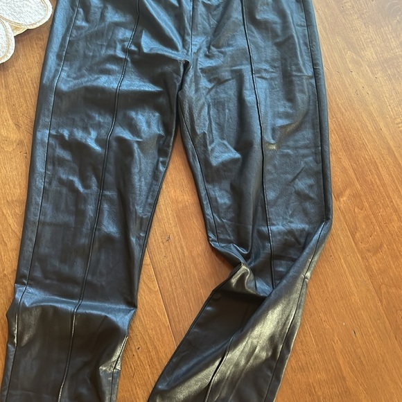 BCBG all leather leggings, worn but still in a very good condition, size medium - Picture 3 of 7